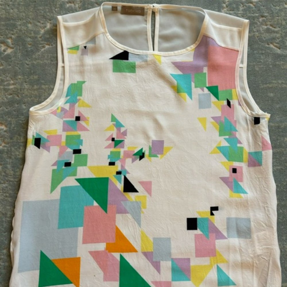 XS, Colorful/White Geometric Design, Sleeveless Blouse
